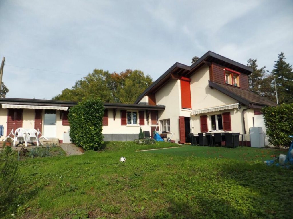 Villa 7 pièces avec dépendance