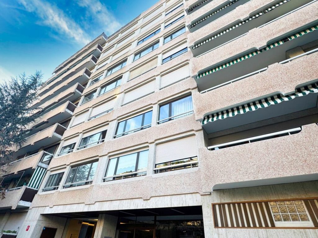 Bel appartement rénové de 7 pièces au coeur de Florissant