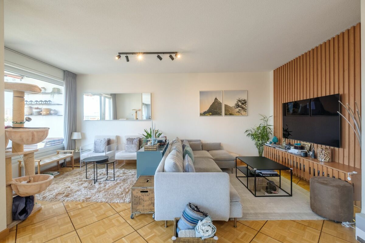 Magnifique 6 pièces avec 2 balcons en étage élevé